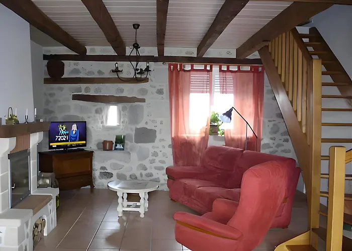 Holiday home Le Marronnier Saint-Mamet-la-Salvetat